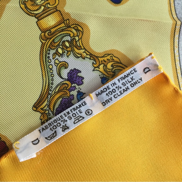 Authentic Hermes Carré 90 Scarf Qu'importe Le Flacon Perfume Bottle Scarf Silk - Picture 8 of 10